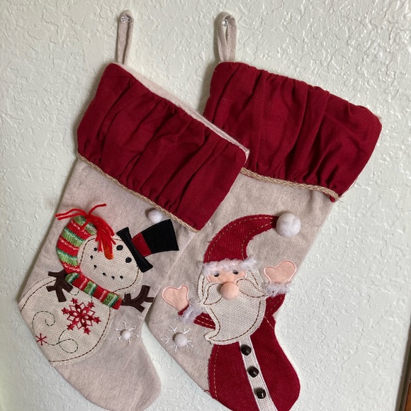 Annie’s Attic Christmas tree skirt W/ 2 Decorative Stockings Snowman & Santa. - Picture 14 of 15